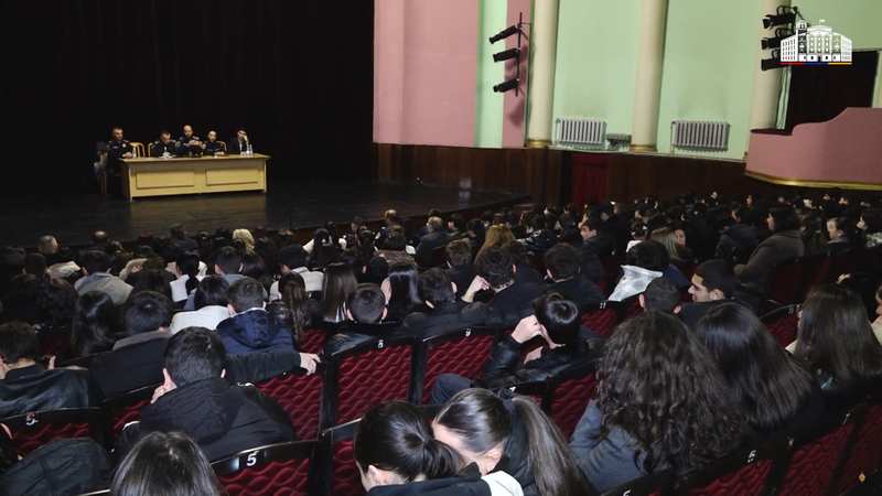 ՆԳՆ ոստիկանության ծառայողները հանդիպել են Արարատի մարզի երիտասարդների հետ