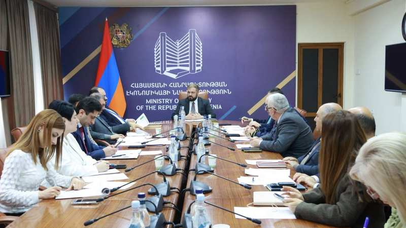Էկոնոմիկայի նախարարությունում քննարկվել են ազատ տնտեսական գոտիների զարգացմանը վերաբերող հարցեր