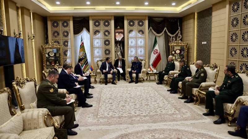 Պապիկյանը Իրանում հանդիպել է Մուսավիի հետ